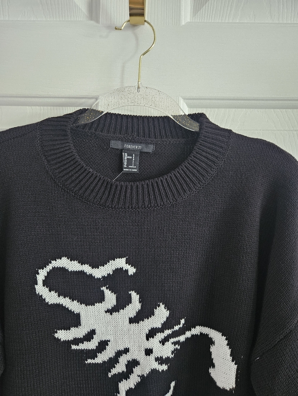 NWT Forever21 Knit Scorpion Cropped Sweater- Black - Picture 4 of 11